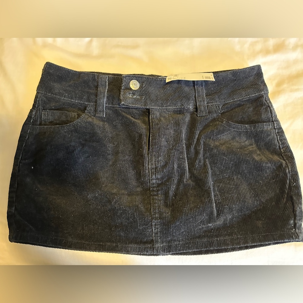 H&M Divided Black Corduroy Mini Skirt, 6  NWT